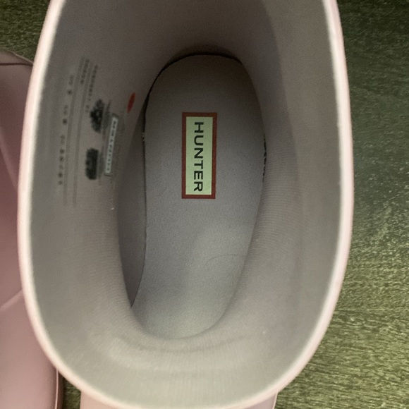 Hunter Women's Original Play Short Boots size 9
Shaft height
6 Inches - Picture 9 of 9